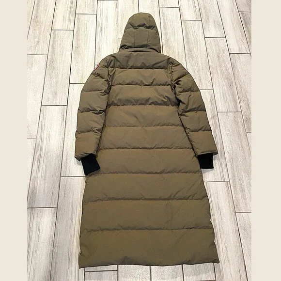 Canada Goose Mystique Parka with Fur Trim Hood in Military Green – Like New - Picture 5 of 16